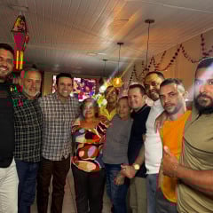 Dr. Jhony Bezerra fortalece pré-candidatura a deputado federal com apoios estratégicos no Cariri