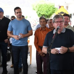 João Azevêdo entrega escola, creche, ginásio, estradas e inspeciona obras em Jericó e Lagoa
