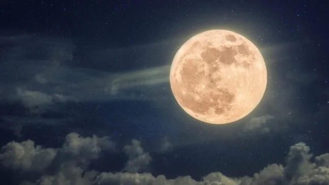 “Lua do Veado” vai brilhar no céu do Brasil nesta quinta-feira (10); entenda o fenômeno