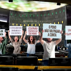 “Congresso inimigo do povo”: Medidas aprovadas ou em tramitação geram revolta popular e mobilizações contra “pacote antipovo”