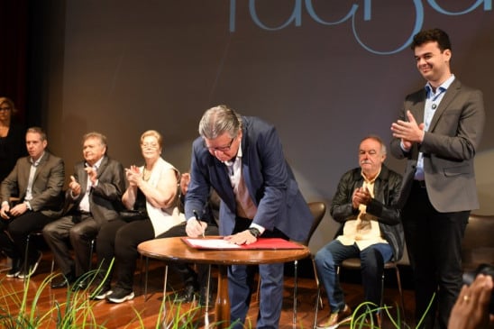 João Azevêdo assina convênios para ampliar assistência em saúde em Campina Grande e região