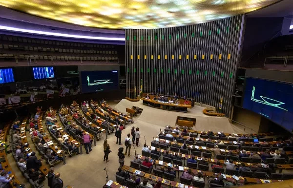 Câmara aprova criação de 200 novos cargos no STF; confira os votos dos deputados paraibanos