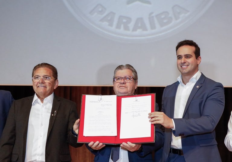João Azevêdo sanciona nova Lei Orgânica da Polícia Militar da Paraíba e destaca importância da iniciativa para a segurança da população João Azevêdo sanciona nova Lei Orgânica da Polícia Militar da Paraíba e destaca importância da iniciativa para a segurança da população