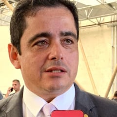 Flávio Moreira defende prisão imediata de Bolsonaro após medidas do STF: "Urgente"