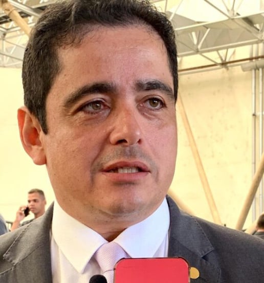 Flávio Moreira defende prisão imediata de Bolsonaro após medidas do STF: "Urgente"