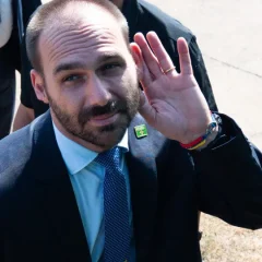 EDUARDO BOLSONARO NA MIRA DO STF: Investigado por atuação nos EUA, deputado é acusado de coação, obstrução e atentado à soberania; entenda o caso
