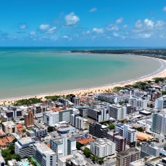 Turismo impulsiona boom imobiliário e aquece economia de João Pessoa, que lidera crescimento populacional no Nordeste