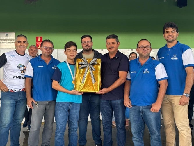 Aluno de Boa Vista ganha medalha de ouro em olimpíada nacional de matemática