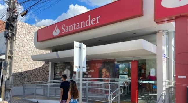 Banco Santander confirma fechamento das agências de Sousa e Cajazeiras; sindicalista lamenta demissões