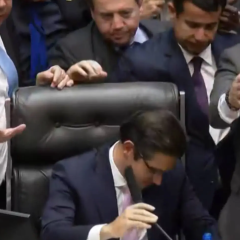 Barraco na Câmara: Hugo Motta enfrenta confusão para assumir presidência em meio a ocupação bolsonarista
