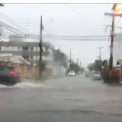 TRANSTORNOS: Fortes chuvas provocam alagamentos em diversos pontos da Capital nesta sexta (15) - VEJA VÍDEOS