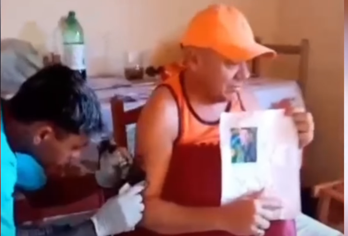 INUSITADO: Morador da cidade de Ibiara tatua Bolsonaro no braço - VEJA O VÍDEO