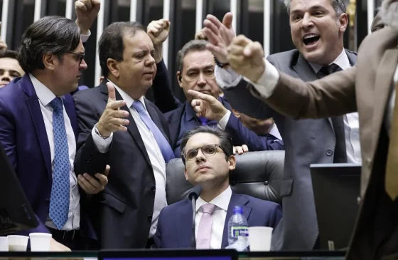 Hugo Motta pede afastamento de 15 deputados após motim na Câmara; veja os nomes