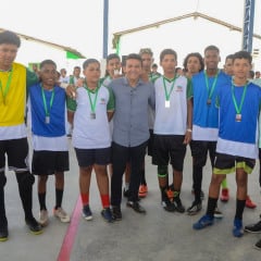 Prefeito Jackson Alvino inaugura quadra poliesportiva no Bairro Popular e reforça investimentos em educação e esporte