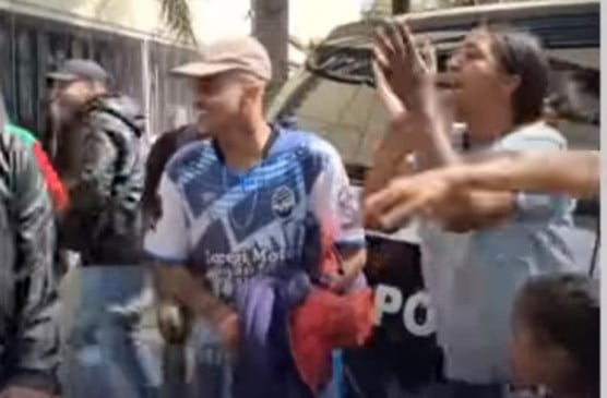 Fãs de Hytalo Santos protestam em frente à delegacia: "Ele não é bandido"
