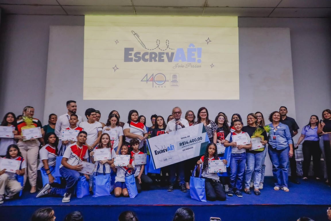 Cícero Lucena reforça valorização da arte e literatura entre alunos na premiação do ‘EscrevAÊ! João Pessoa’