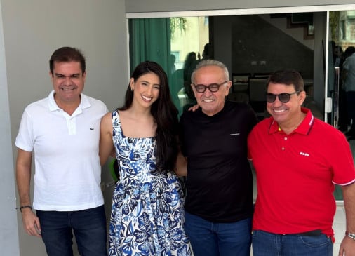 Em clima de campanha, Cícero Lucena visita Pedras de Fogo e é recebido por dra. Manuella