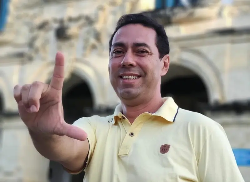 Prefeito de Lucena, Leo Bandeira, recebe título de Prefeito Inovador 2025