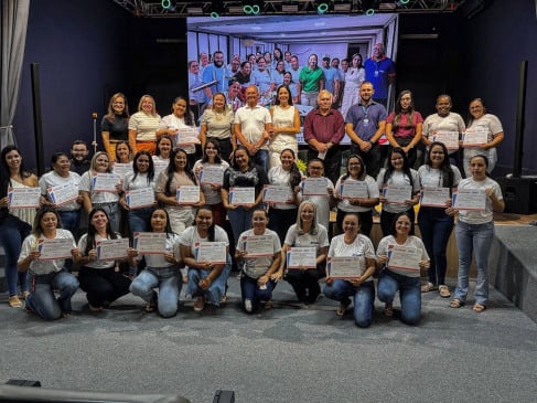 Alunos do Curso de Costureiro Industrial recebem certificados em solenidade realizada em Catolé do Rocha