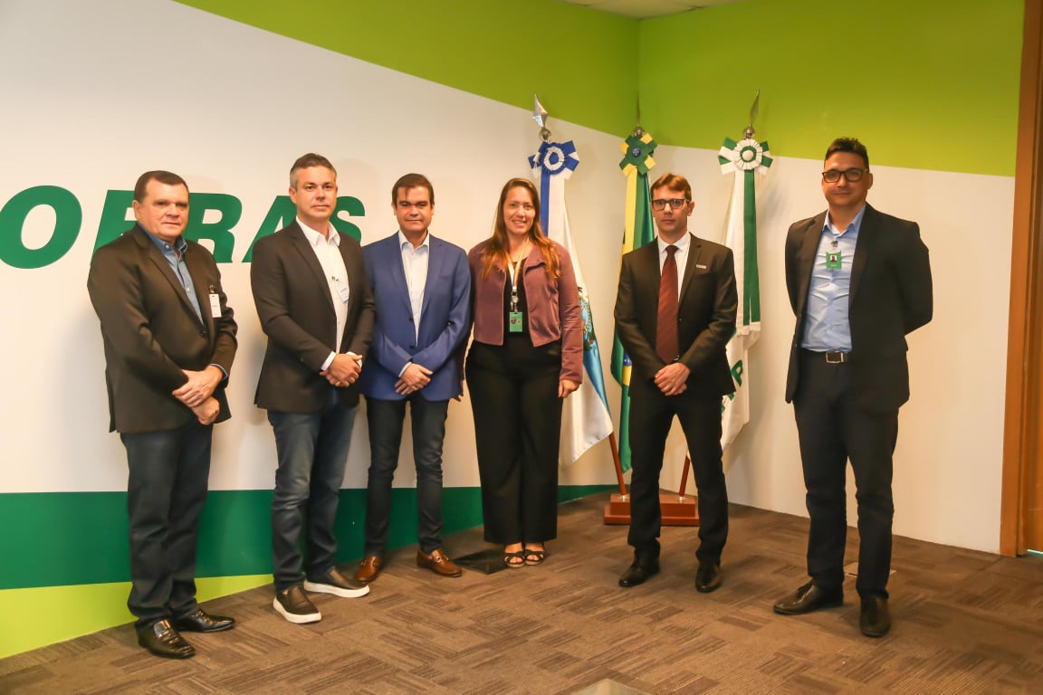 André Coutinho articula retorno das operações da Petrobras no Porto de Cabedelo