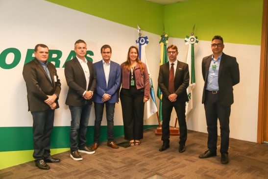 André Coutinho articula retorno das operações da Petrobras no Porto de Cabedelo