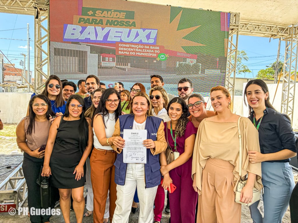 Prefeita Tacyana Leitão assina ordem de serviço para construção da base do Samu de Bayeux
