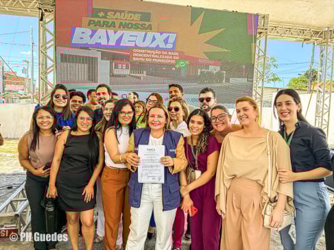 Prefeita Tacyana Leitão assina ordem de serviço para construção da base do Samu de Bayeux