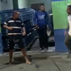 INUSITADO: Motociclista e Motorista de Ônibus discutem e trocam socos na Praça das Muriçocas - VEJA O VÍDEO