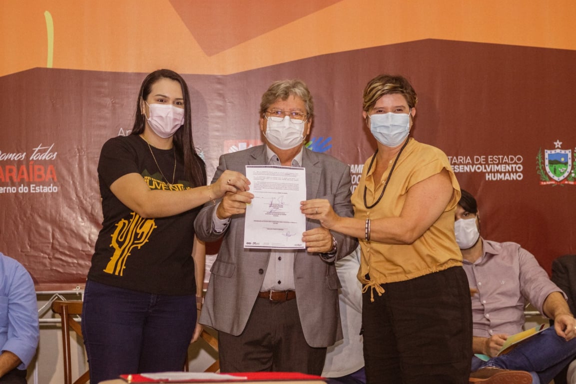 Rafaela Camaraense foi responsável pelo 1° Plano de Políticas Públicas para a Juventude da Paraíba
