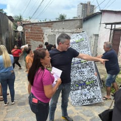 Após maior chuva da história, André Coutinho fiscaliza obras emergenciais e coordena assistência à população de Cabedelo