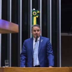 “A gente luta pela inclusão real”, diz Efraim ao reforçar compromisso com a causa do autismo