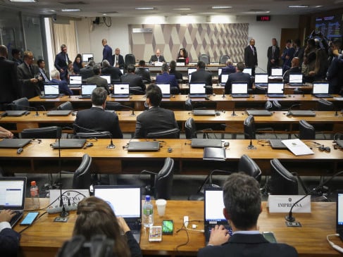 Senado aprova lei que acaba com finança para crimes de pedofilia