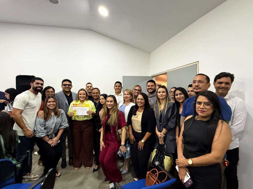 Tacyana Leitão recebe título de Prefeita Inovadora 2025 por investimentos na educação de Bayeux