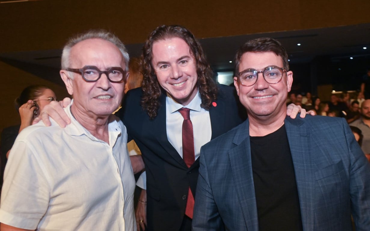 Prefeito de João Pessoa e presidente da Câmara participam de estreia de curta-metragem sobre Ronaldo Cunha Lima em Campina Grande