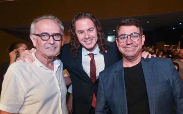 Prefeito de João Pessoa e presidente da Câmara participam de estreia de curta-metragem sobre Ronaldo Cunha Lima em Campina Grande