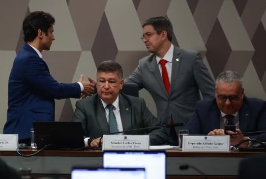 Governo faz acordo com oposição para CPI do INSS se estender à gestão Dilma em troca de blindagem a irmão de Lula