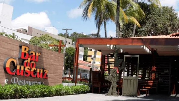 MPPB investiga Bar do Cuscuz por despejo irregular de esgoto no mar em João Pessoa