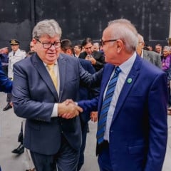 Cícero aprofunda distanciamento da base liderada por Azevêdo - Por Nonato Guedes