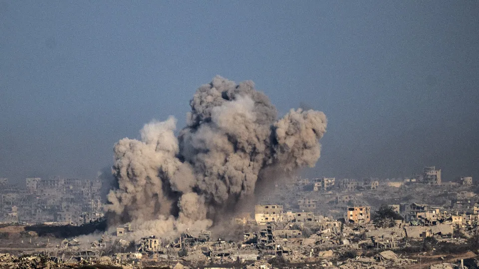 Quatro jornalistas são mortos em ataque israelense a hospital em Gaza