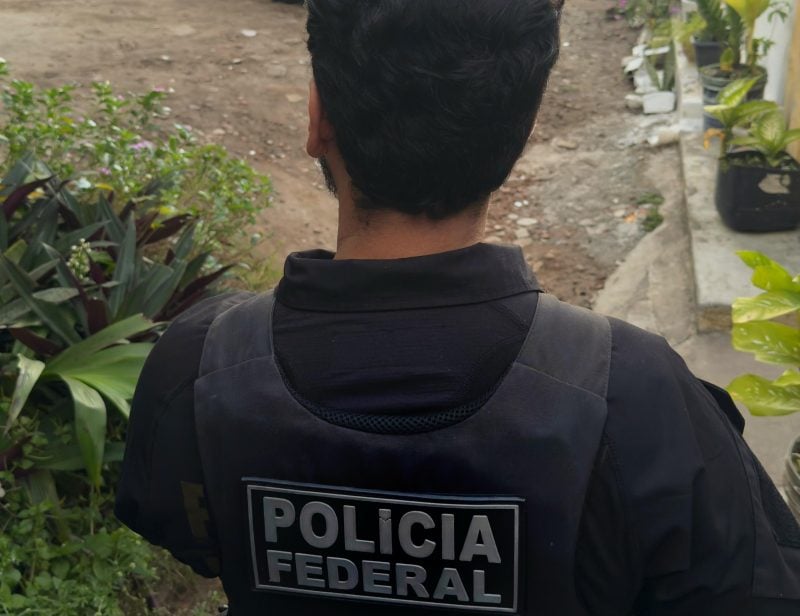 PF prende dupla suspeita de traficar drogas em aviões com destino à Paraíba