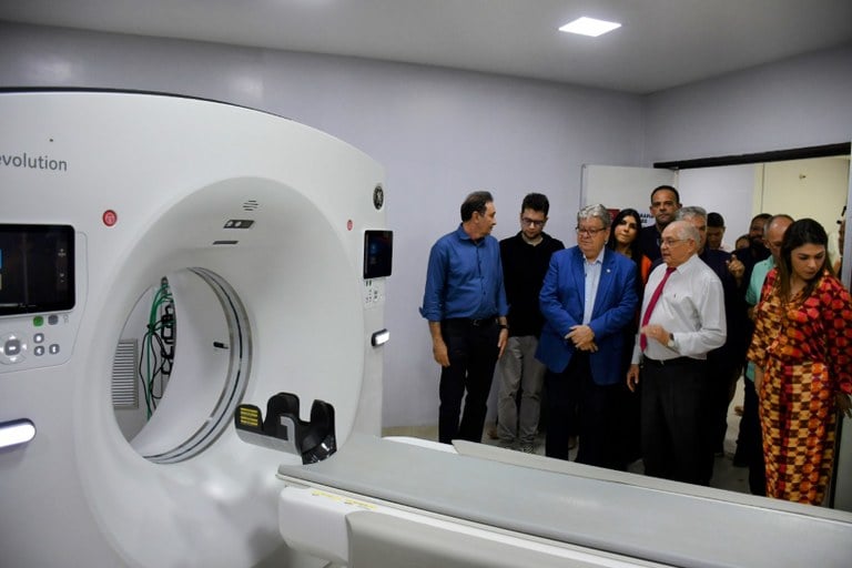 João entrega primeiro equipamento de cintilografia da rede pública de Saúde da Paraíba no Metropolitano e reforma no Trauma de João Pessoa