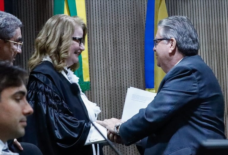 João Azevêdo prestigia posse de juíza federal Helena Fialho como membro efetivo do TRE-PB