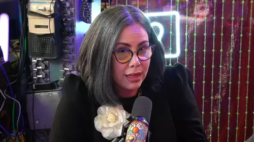 Sarah Sheeva diz que mulheres casadas não devem “soltar pum” na frente do marido