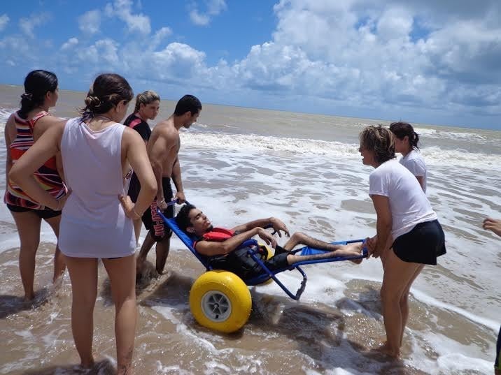 Projeto Acesso Cidadão da FCJA promove inclusão na Praia do Cabo Branco; confira