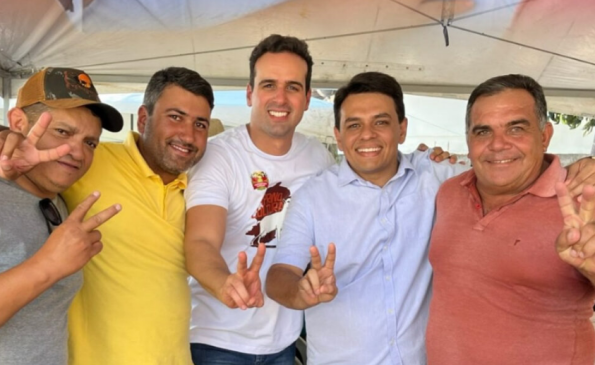 ARTICULAÇÕES: Prefeito de Amparo declara apoio a candidatura de Lucas Ribeiro