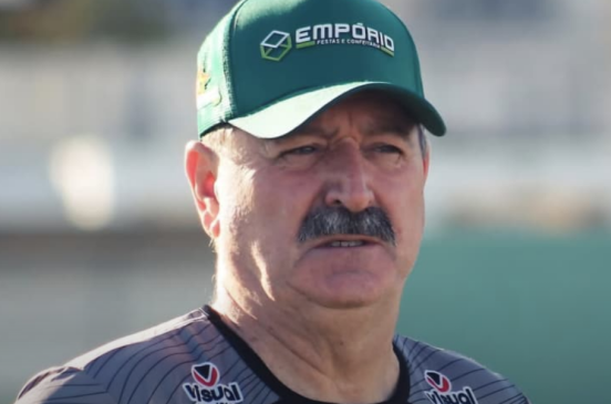 Sousa anuncia Leandro Campos como técnico para a próxima temporada