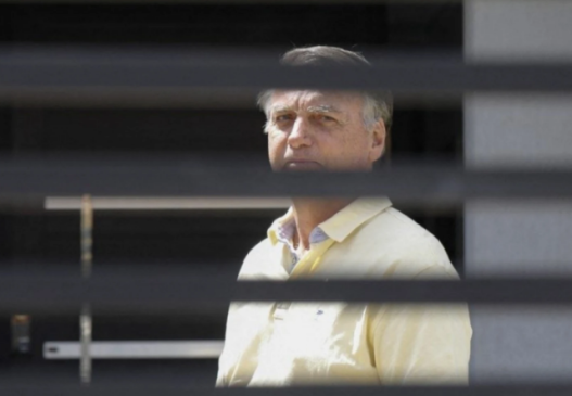 Defesa de Bolsonaro pede ao STF retirada de medidas cautelares contra ex-presidente