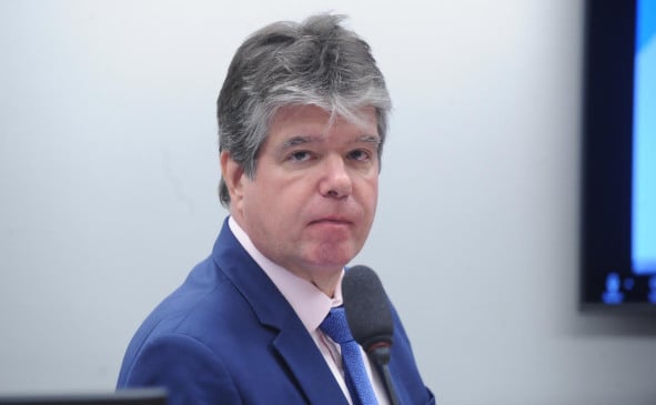 Adultização de crianças e adolescentes é tema de grande audiência pública realizada na Paraíba por comissão nacional presidida por Ruy