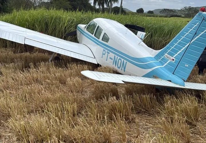 Avião que transportava Cícero Lucena passa por pane e faz pouso forçado em Alagoa Grande