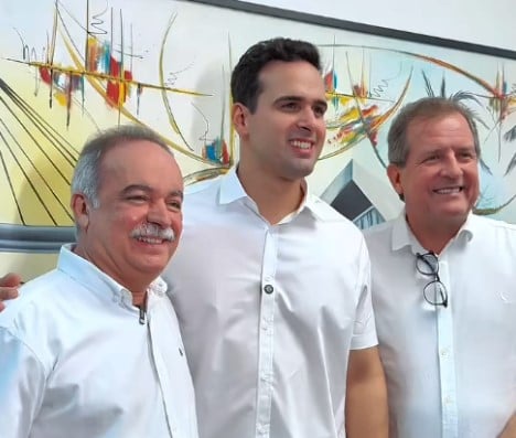Durante evento em Campina Grande, deputado Inácio Falcão, do PCdoB, anuncia apoio a Lucas Ribeiro ao Governo em 2026